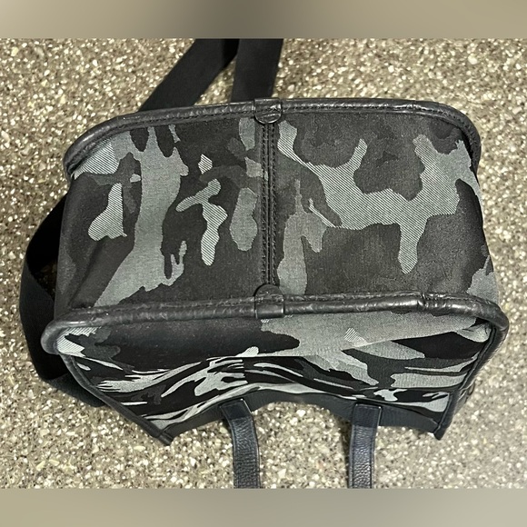 Lululemon Now And Always Tote Mini 8L Leather Camo Gym Travel Crossbody Bag - Picture 8 of 16